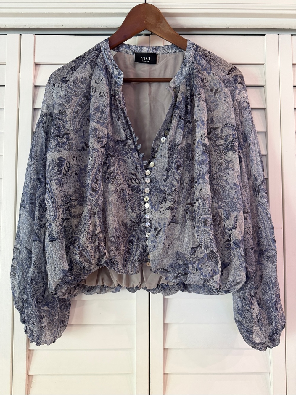 Vici Paisley Print Bubble Hem Long Sleeve Blouse - Size M